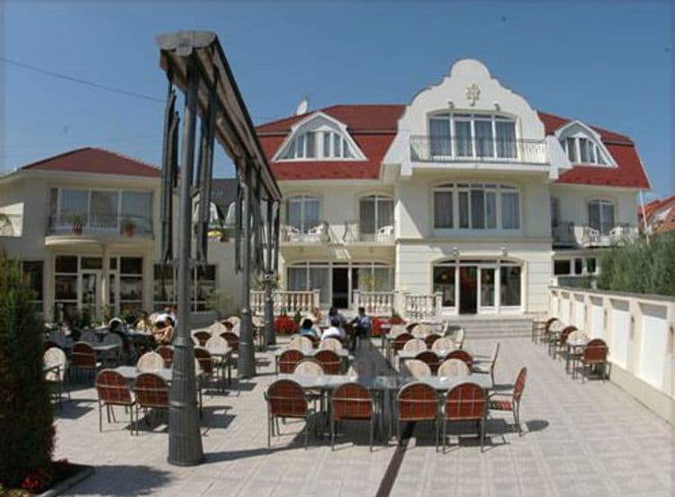 Aqua Blue Hotel