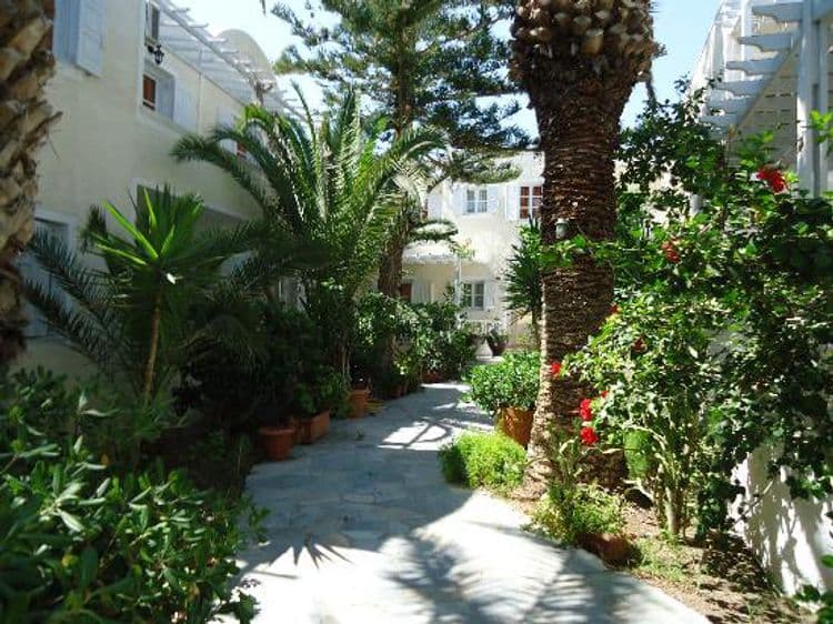 Dolphins Apartments
