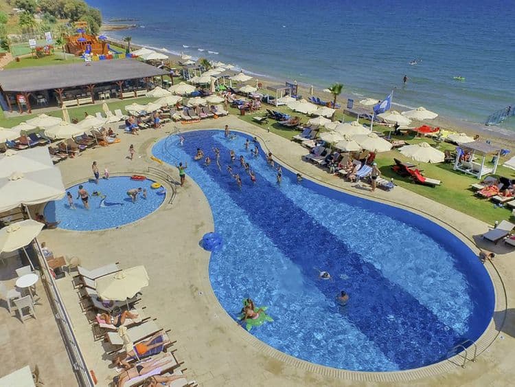 Kiani Beach Resort