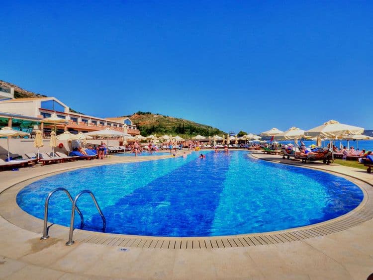 Kiani Beach Resort