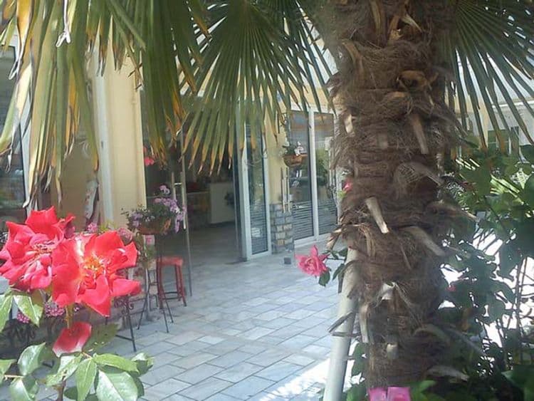Ouzas Hotel