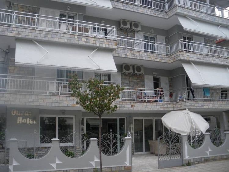 Ouzas Hotel