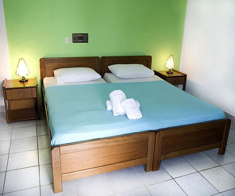 Theo Bungalows