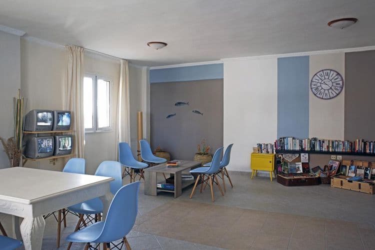 Stratos Hotel