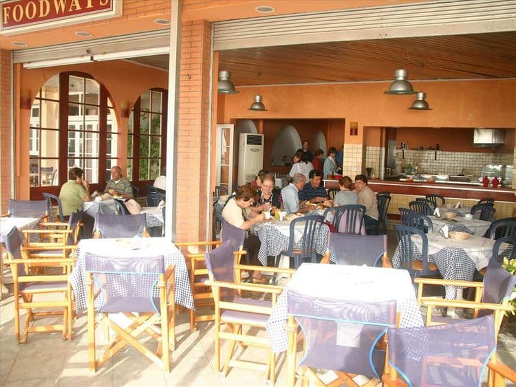 Loutrouvia Hotel
