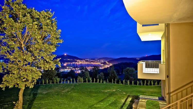 Enastron View Hotel