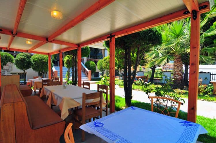 Ellas Hotel