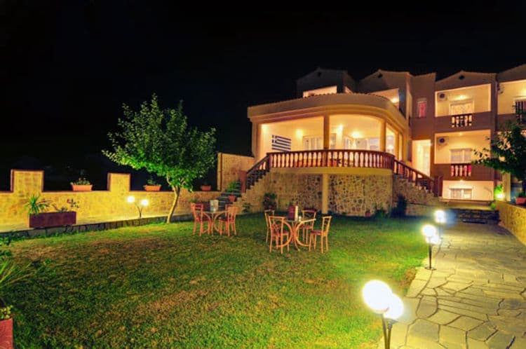 Ellas Hotel