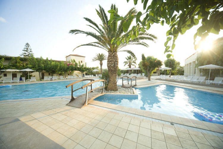 Maravel Hotel