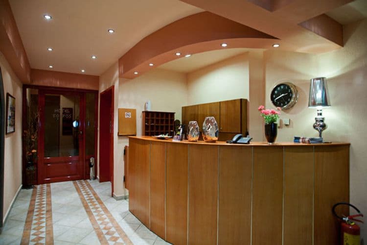 Kouros Hotel