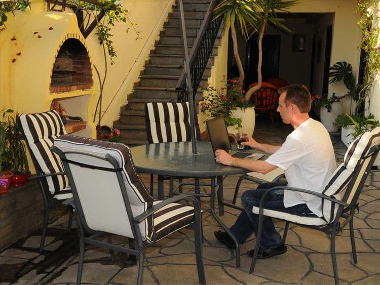 Petunia Hotel