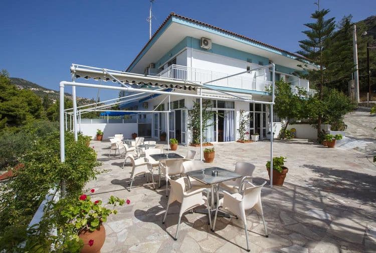 Barbouna Hotel