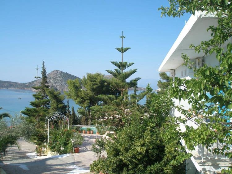 Barbouna Hotel