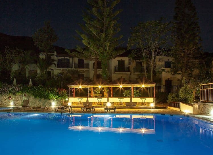 Elpida Hotel & Apartments