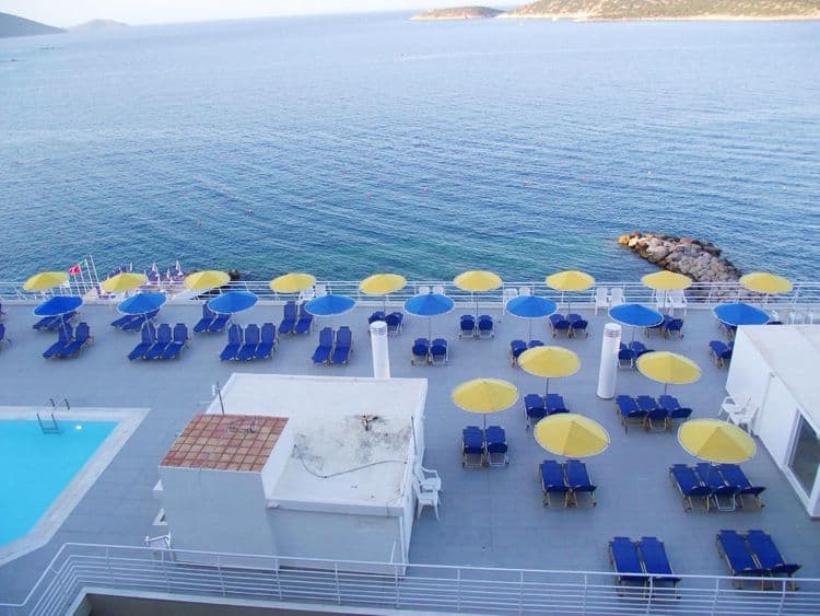 Avra Collection Coral Hotel