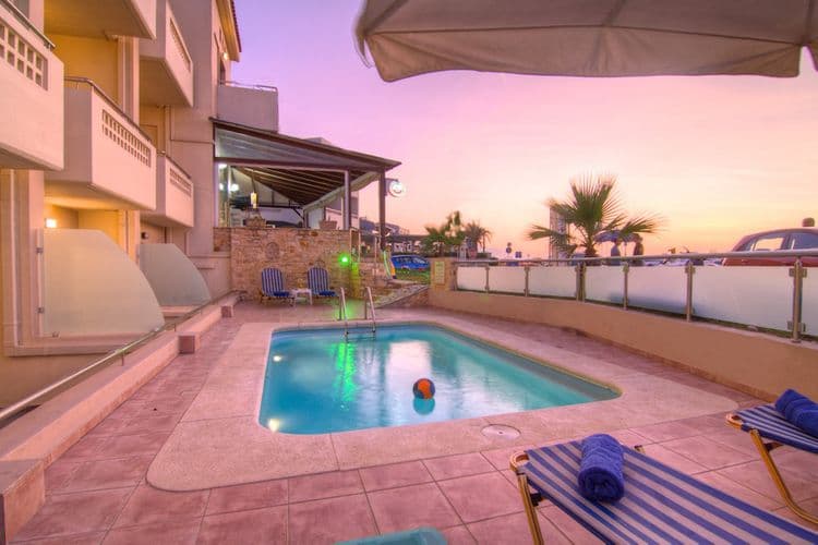 Esperia Beach Apartments & Suites