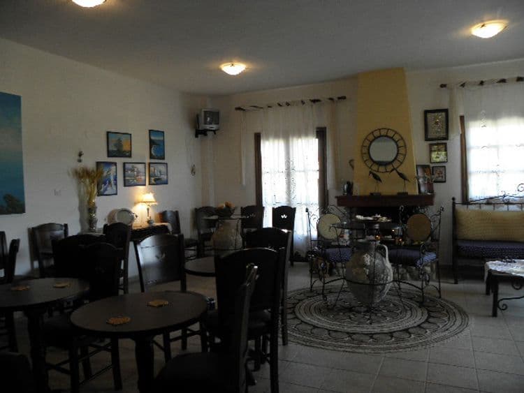 Thalassa Hotel