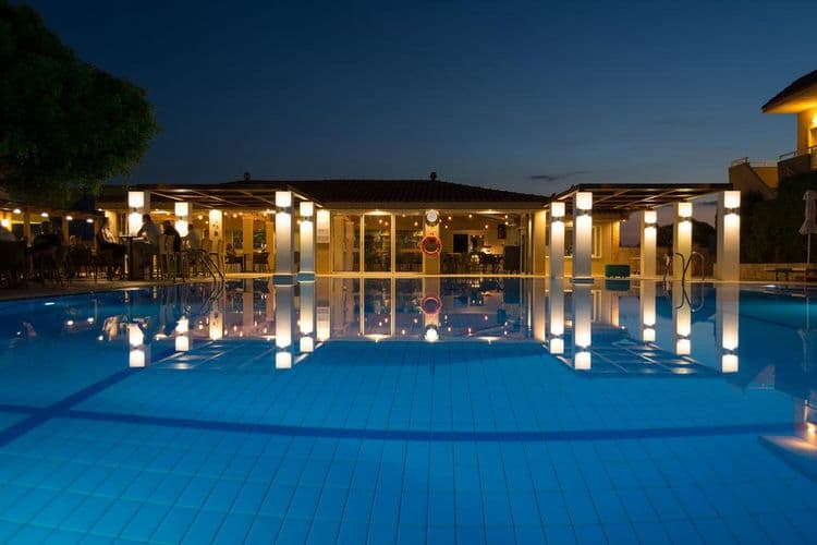 Lavris Hotel Bungalows