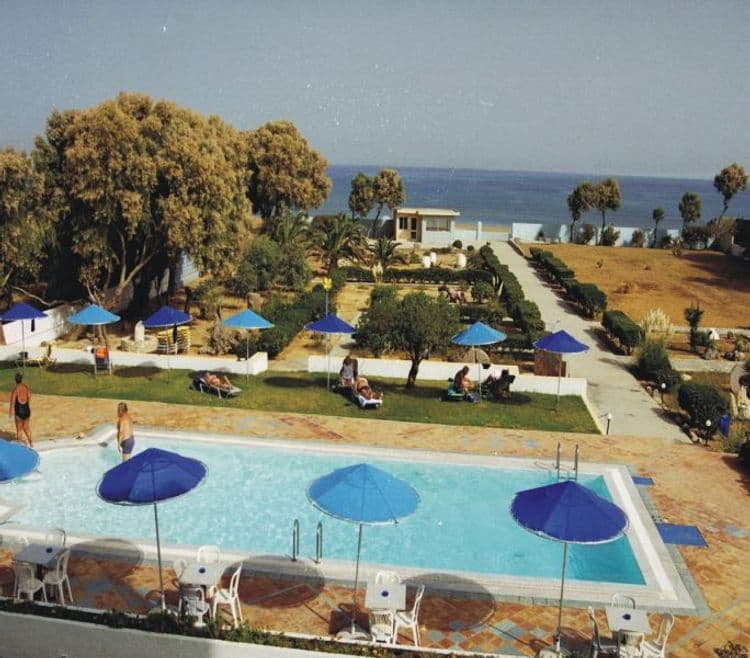Tsagarakis Beach