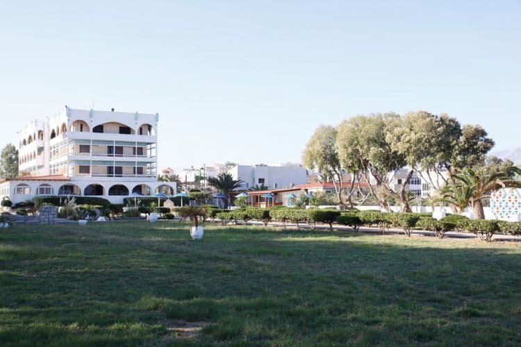 Tsagarakis Beach