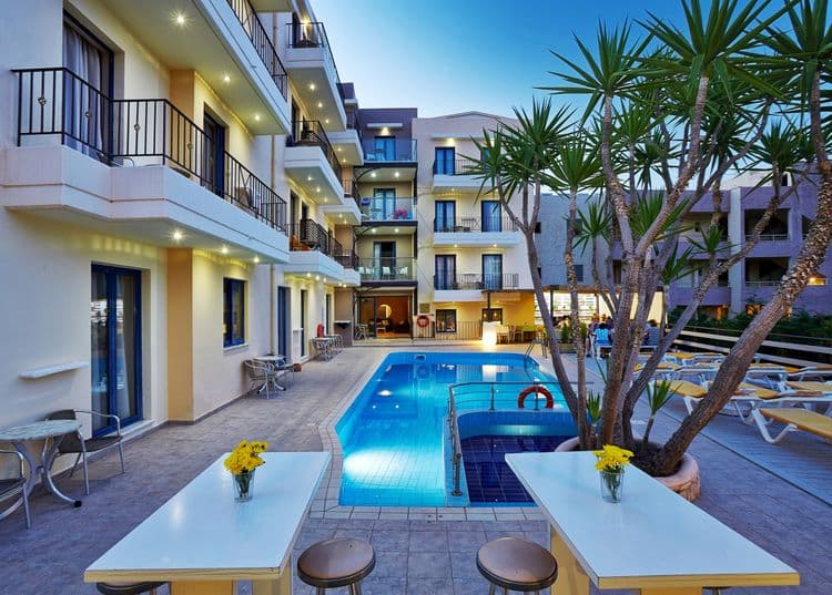 Manos Maria Hotel & Apartments