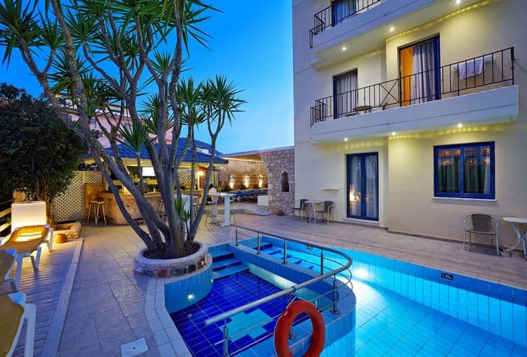Manos Maria Hotel & Apartments