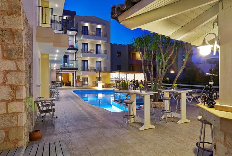 Manos Maria Hotel & Apartments