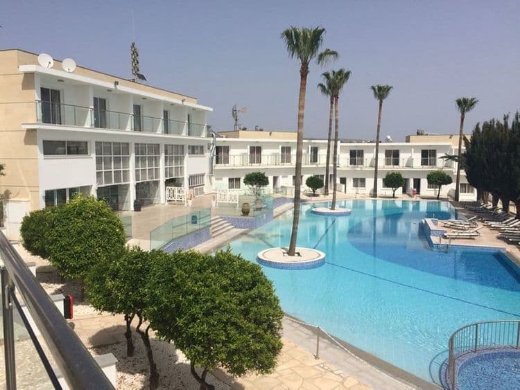 Fedrania Gardens Hotel
