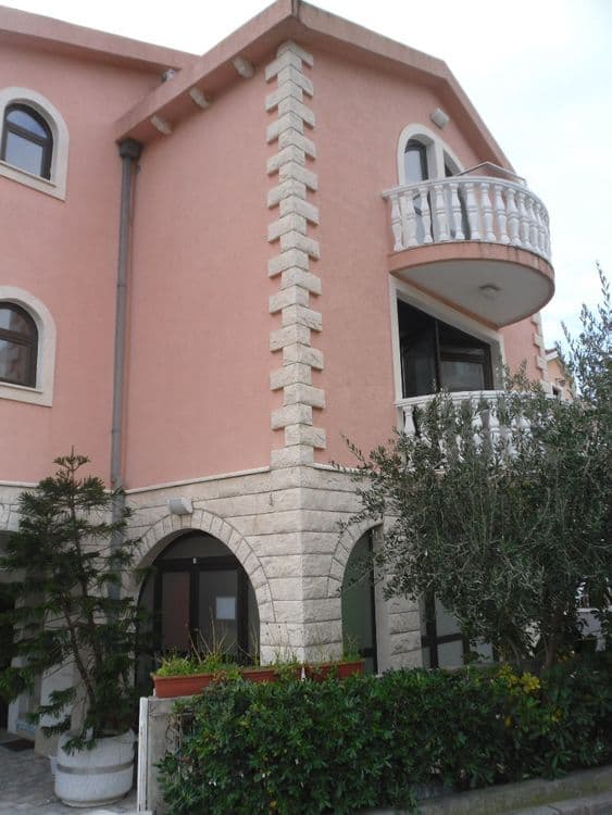 Villa Centar
