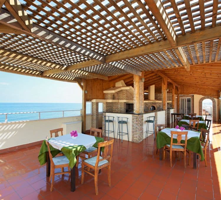Irini Apartments