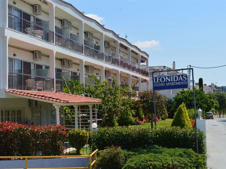Leonidas Studios Apartments