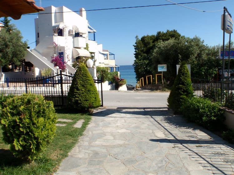 Leonidas Studios Apartments