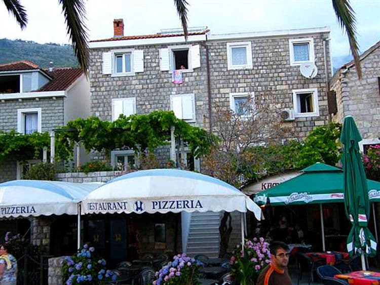 Villa More
