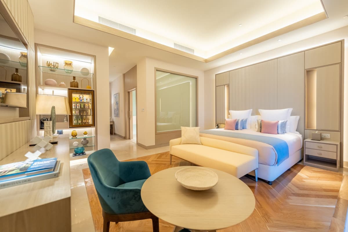 FIVE Luxe