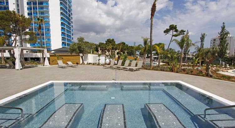 Tonga Tower Design Hotel & Suites