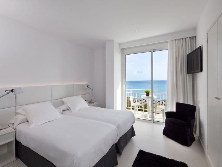 HM Tropical Hotel