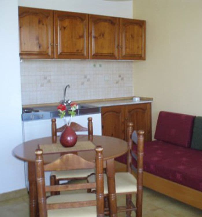 Gregory Peck Apartments & Studios