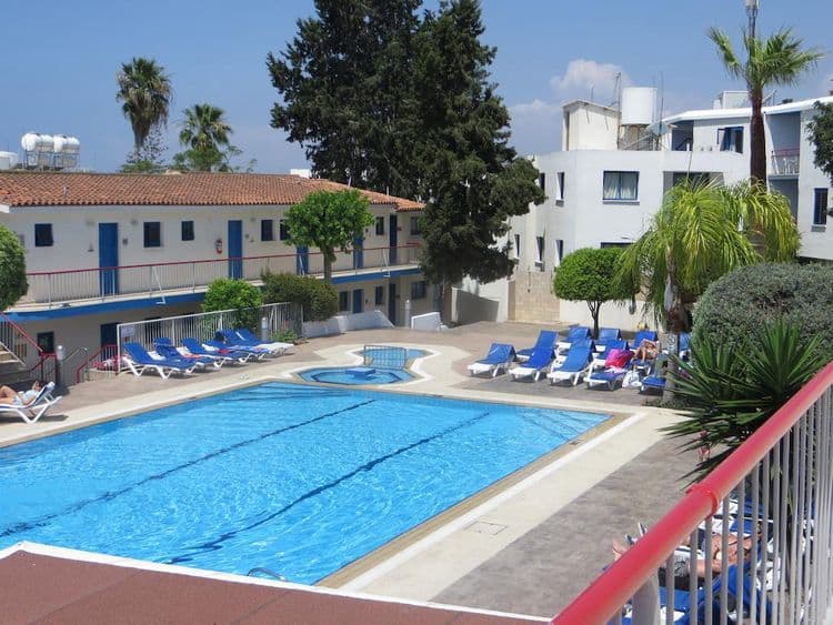 Green Bungalows Hotel Apartments