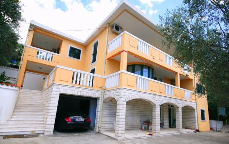 Villa Anika