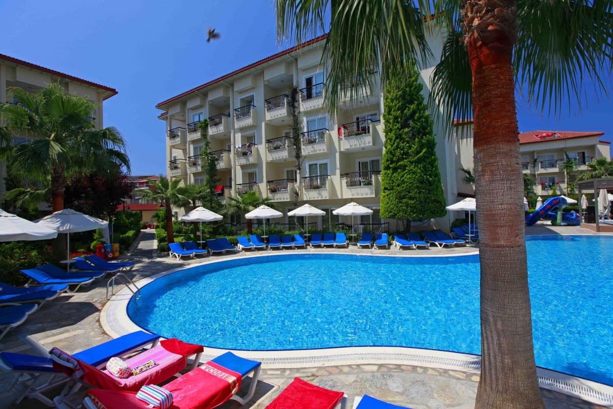 Sun City Apartments & Hotel