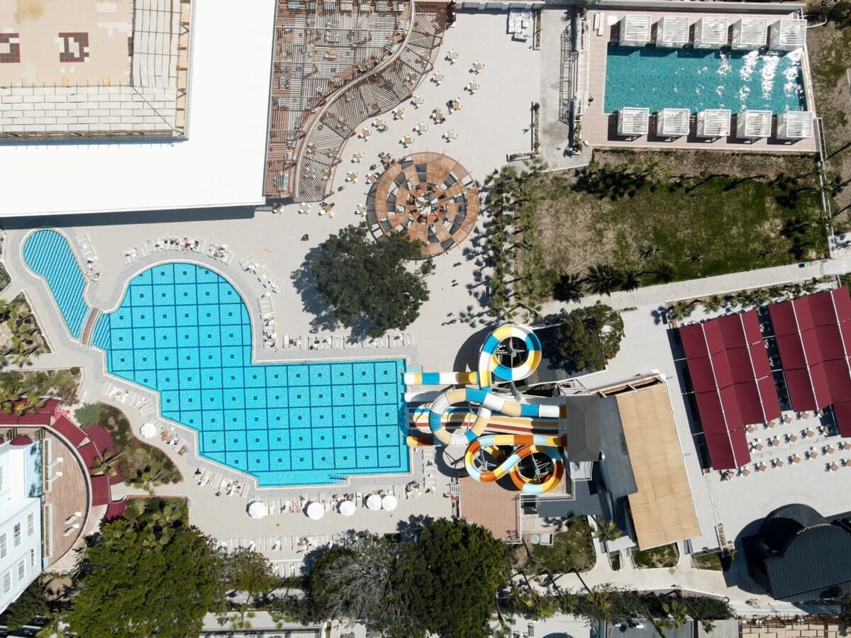 Meridia Beach Hotel