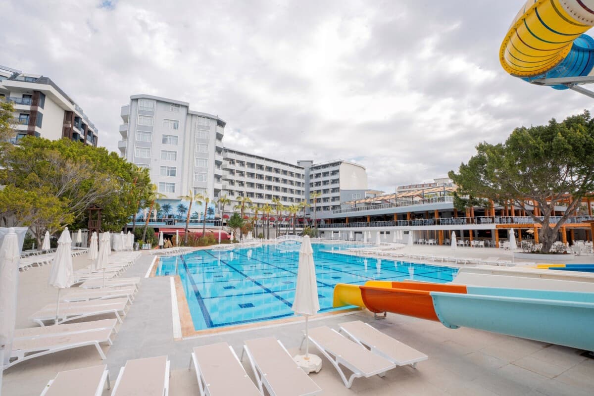 Meridia Beach Hotel