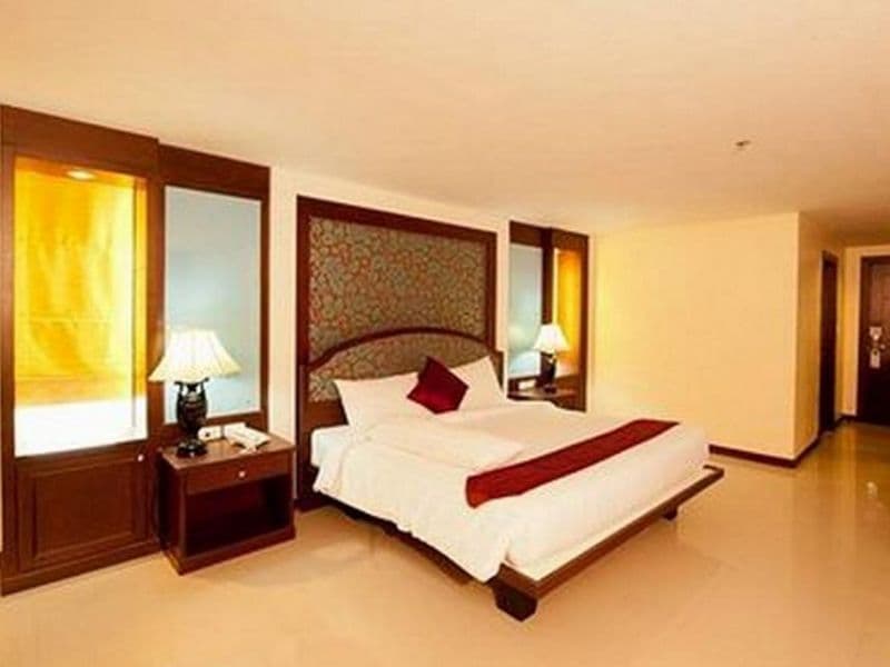 Convenient Grand Hotel