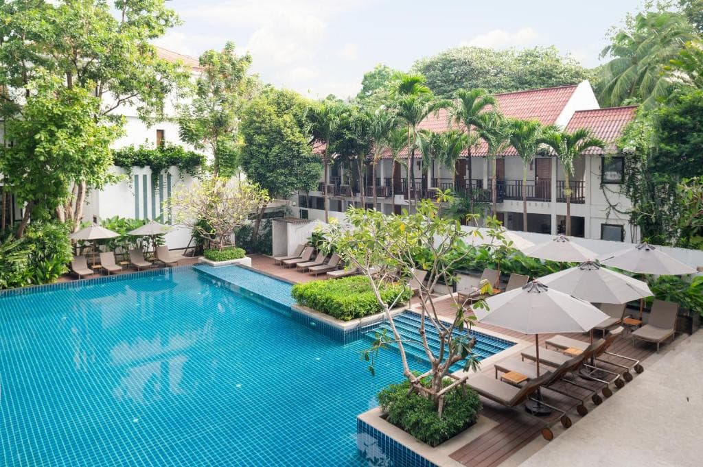 WOODLANDS SUITES SERVICED RESIDENCE