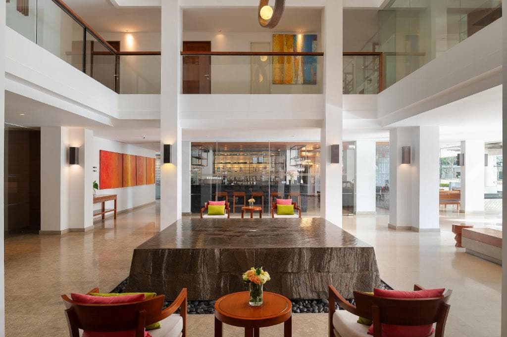WOODLANDS SUITES SERVICED RESIDENCE