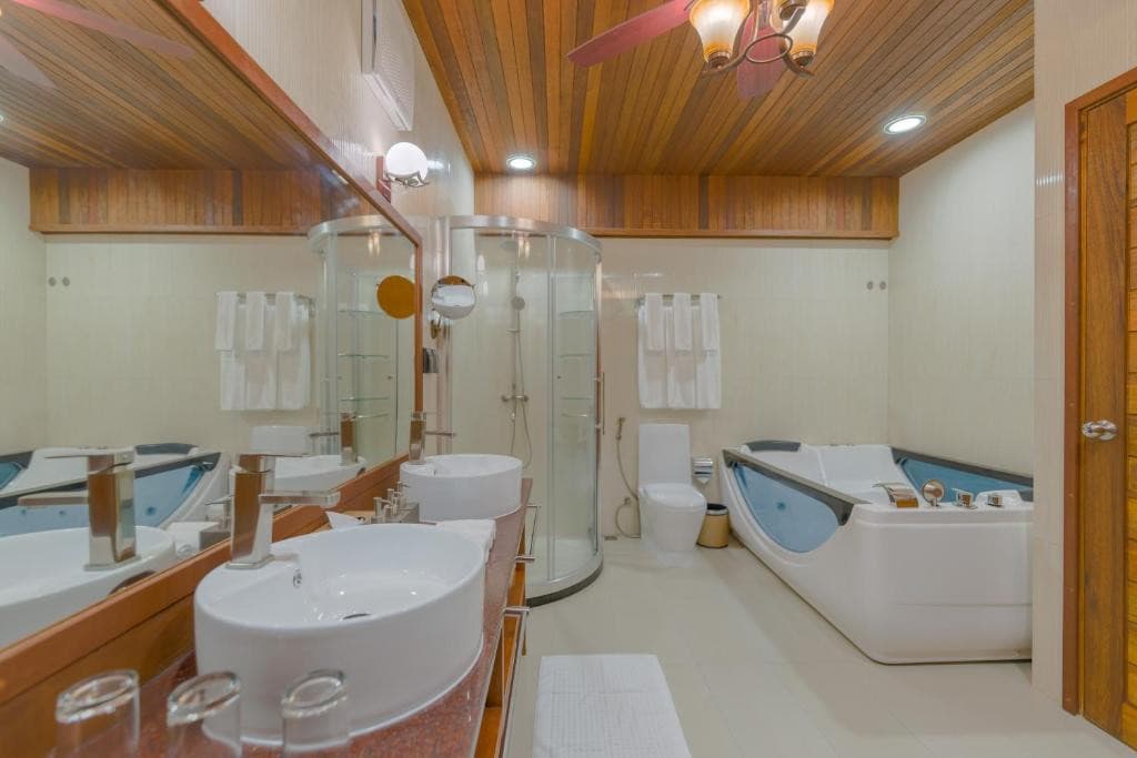 ARAAMU HOLIDAYS & SPA