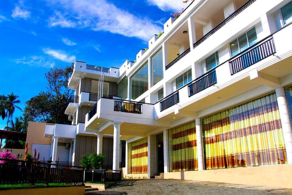 Queens Beach Hotel
