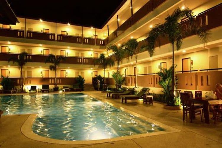 Chaiyapruek Suites Hotel