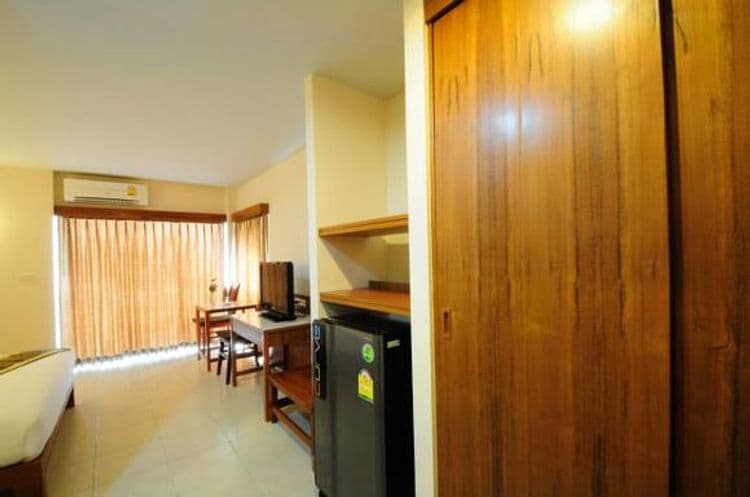 Chaiyapruek Suites Hotel