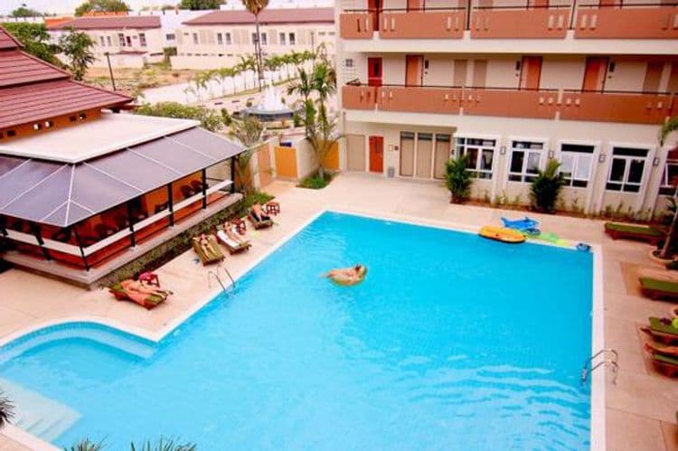 Chaiyapruek Suites Hotel